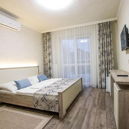 Jarja Panzio Hotel ไฮจ์ดุสโซบอสโล ภายนอก รูปภาพ