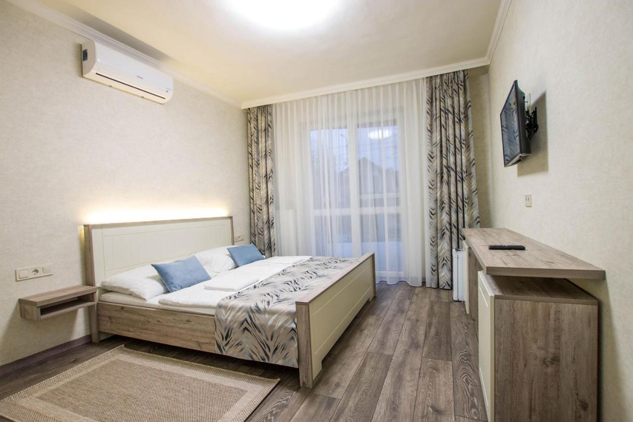 Jarja Panzio Hotel ไฮจ์ดุสโซบอสโล ภายนอก รูปภาพ